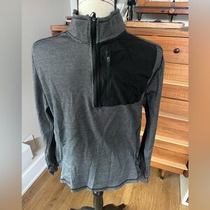 Bundle 3 for $10 1/2 zip long sleeved top w/thumb holes. Black & white Small EUC